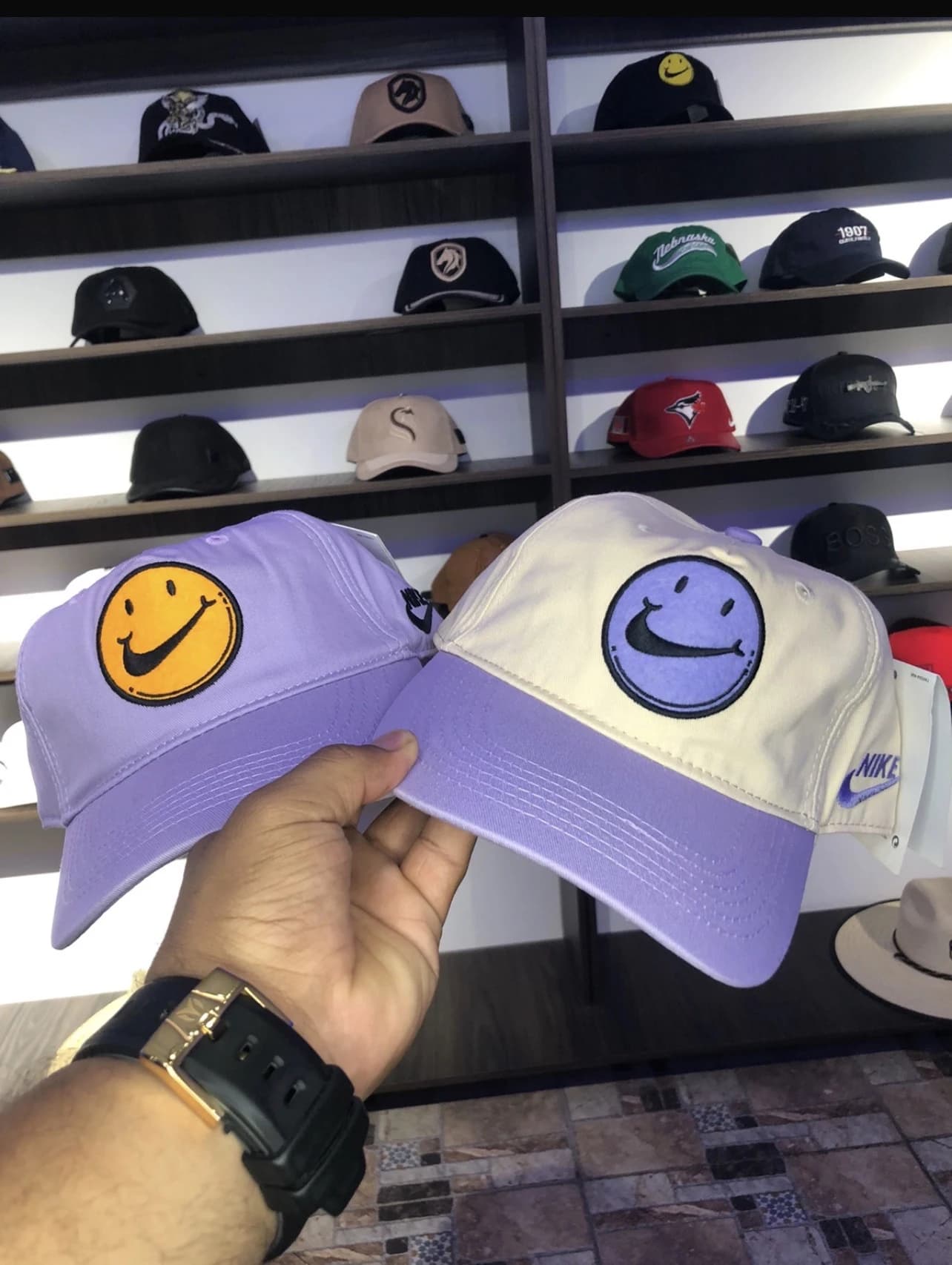 Gorra Nike versión balvin